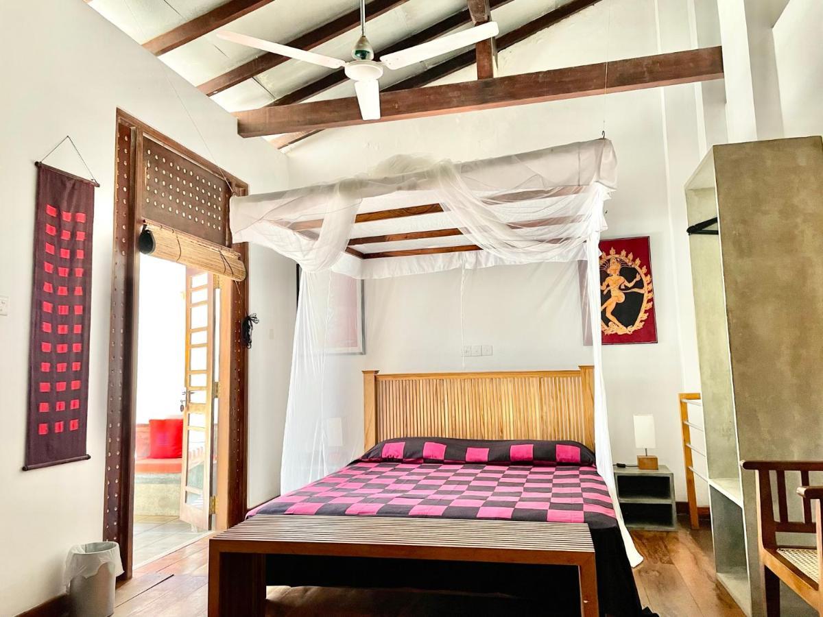 Isana Beach House Тангалла Экстерьер фото
