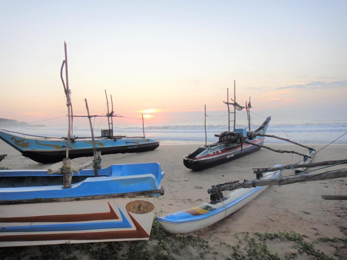 Isana Beach House Тангалла Экстерьер фото