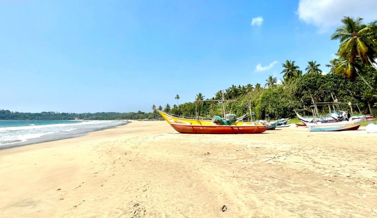 Isana Beach House Тангалла Экстерьер фото